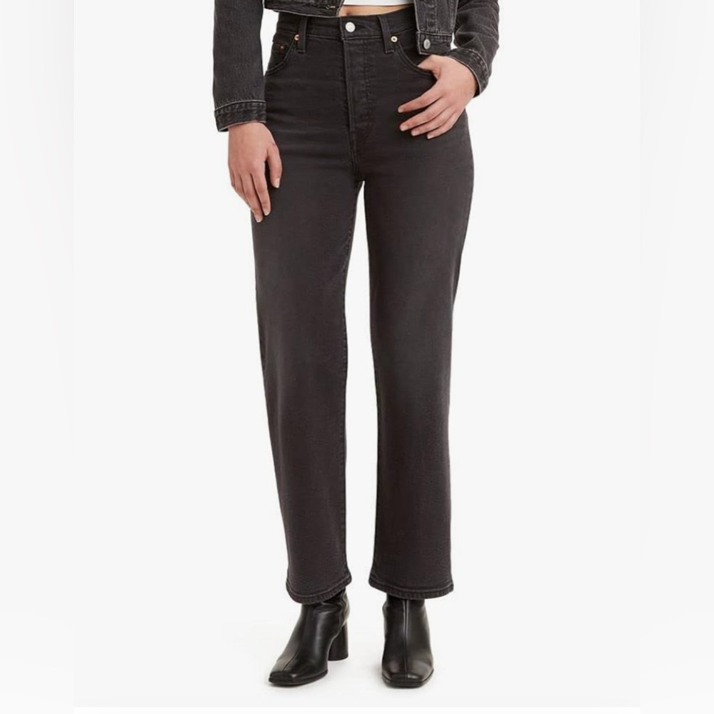 Levi’s Women's Ribcage Straight Ankle Jeans